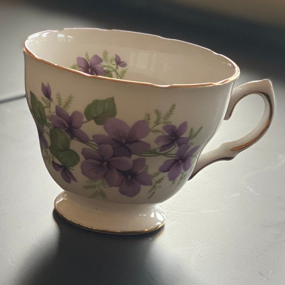 Royal Vale Purple Pansy Teacup